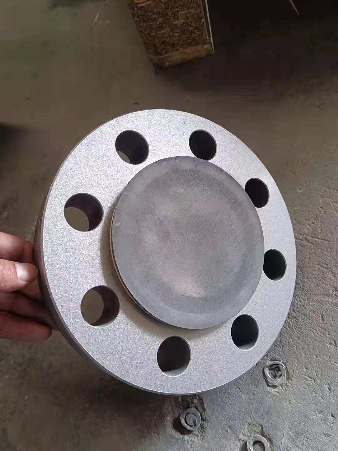 法蘭噴砂噴涂工作時(shí)應(yīng)注意的事項(xiàng)